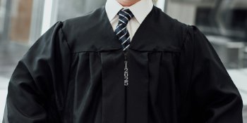 Class Zipper Pull