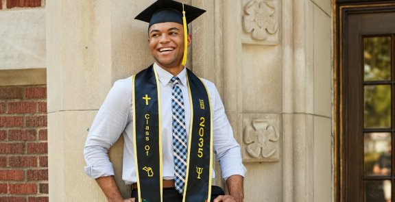 WEAR YOUR STORY WITH A STOLE