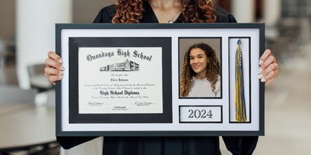 DELUXE GRAD FRAME