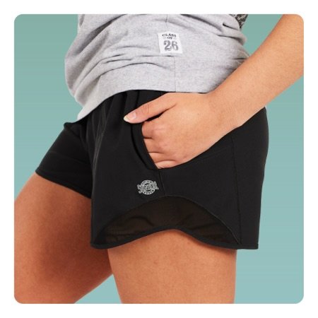 3.5” MESH-DETAILED STRETCH SHORTS